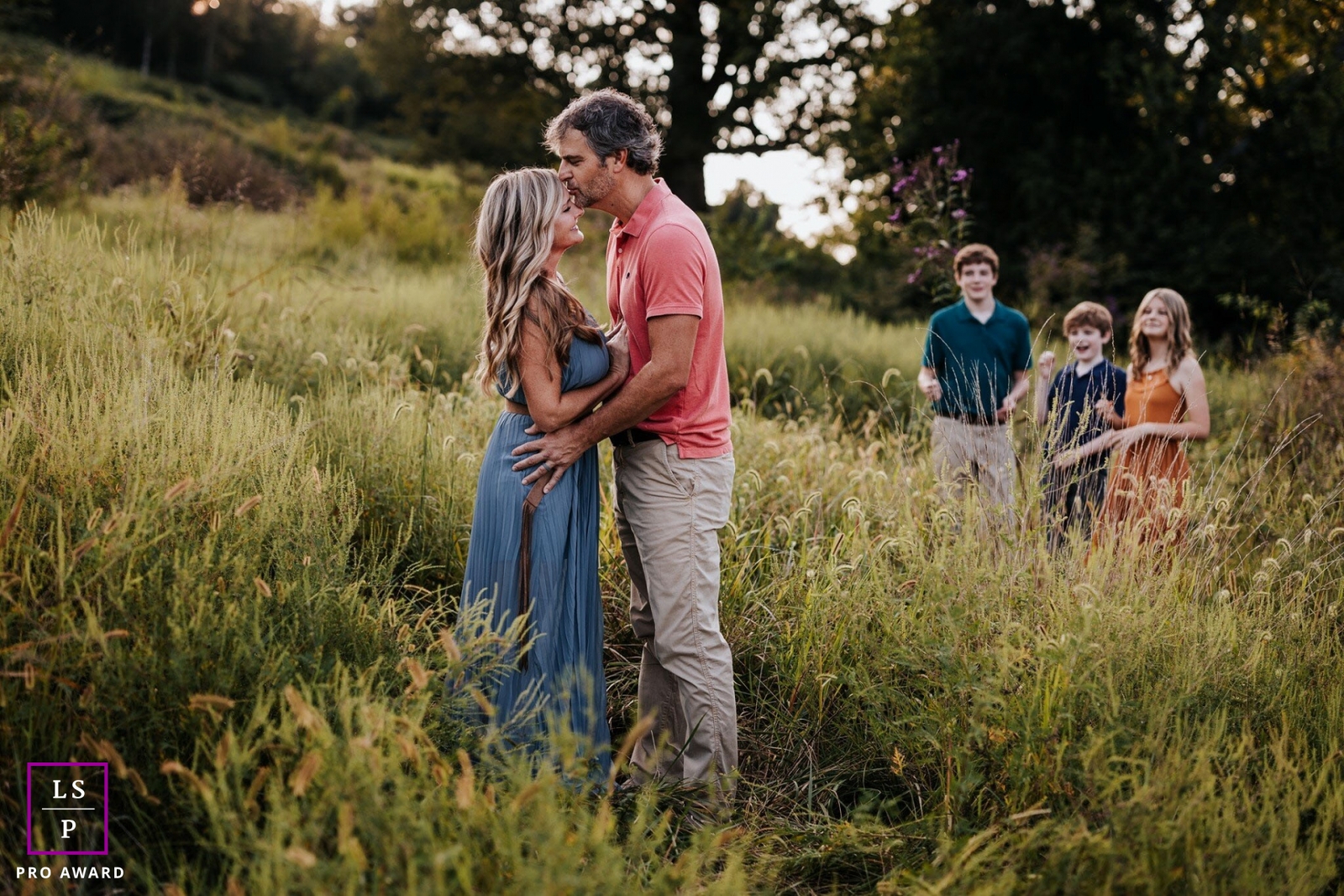 Nashville Lifestyle Photographer created this artistic portrait of this family of five, with teen children