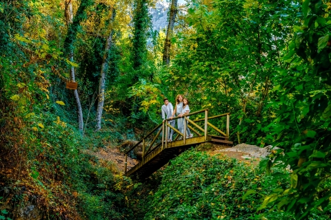 Portrait de famille Jaen dans le parc lors de cette séance de portrait de style de vie en Andalousie