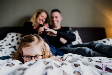 Groningen Family Portrait | big sis really wants some attention 
