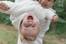 Father and child play together in this Cote-d'Or family photoshoot