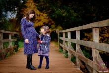 A Hampshire mother and daughter pose for this outdoor UK maternity portrait A Hampshire mother and daughter pose for this outdoor UK maternity portrait