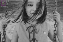 Campo Grande lifestyle photography Portrait of a girl on the swing Campo Grande lifestyle photography Portrait of a girl on the swing