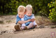 Capturing the pure joy and bond between these siblings in North Holland. Playful and natural, their love shines through in this portrait.