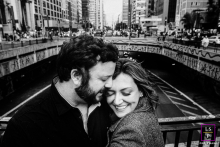 On Avenida Paulista in São Paulo, Brazil, an urban couple share a passionate embrace and kisses, their portrait radiating lively city vibes.