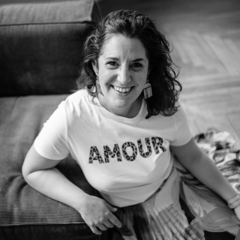 Portrait of Anne Gentilleau, lifestyle photographer based in Isère, France.