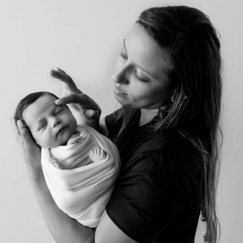Bahia newborn baby and family portraits by Charlene Mascarenhas, a Brazil lifestyle photographer