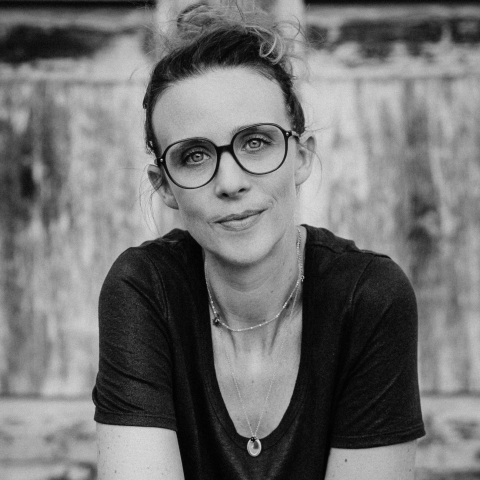 Outdoor portrait of Lyon lifestyle photographer Coralie Castillo of Auvergne-Rhone-Alpes France