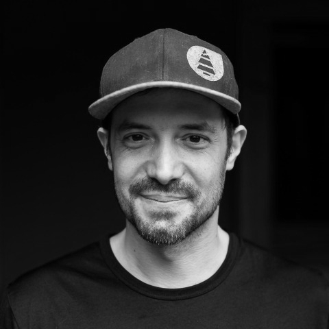 Studio portrait of Florian Fauvarque, lifestyle photographer based in Grenoble, Isère, France