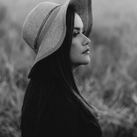 Portrait of Minas Gerais lifestyle photographer Gislene Souza, of Brazil