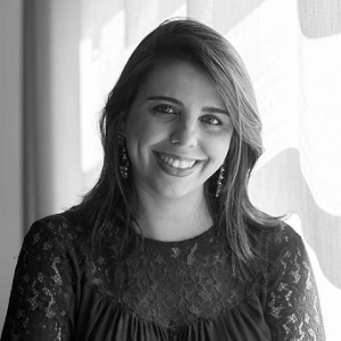 Lívia Delgado is a Lifestyle Photographer from Rio de Janeiro, Brasil.