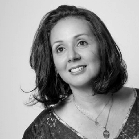 Portrait of Brazil lifestyle photographer Fabi Medina, of Rio de Janeiro