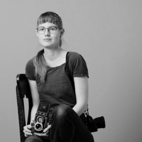 Studio portrait of Ottawa lifestyle photographer Sara Atteby