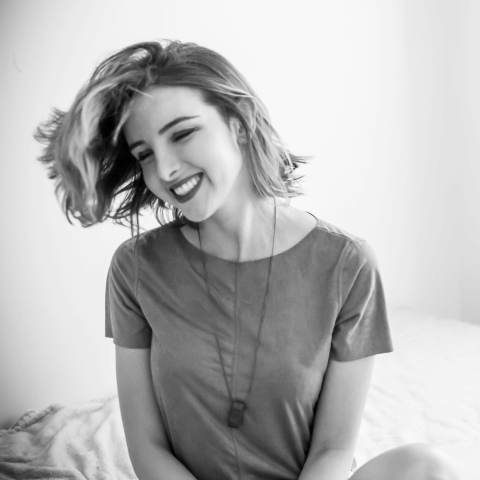 Portrait of Parana lifestyle photographer Fernanda Navarro Marin - Brazil