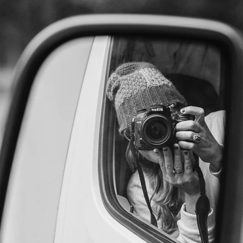 Mirror selfie portrait of Maryland lifestyle photographer Fleur Gedamke - United States family portraits.