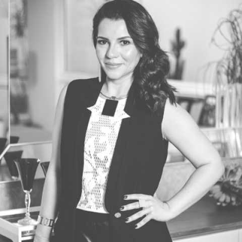Marcia Kohatsu is a Brasil based lifestyle photographer serving Curitiba and Parana